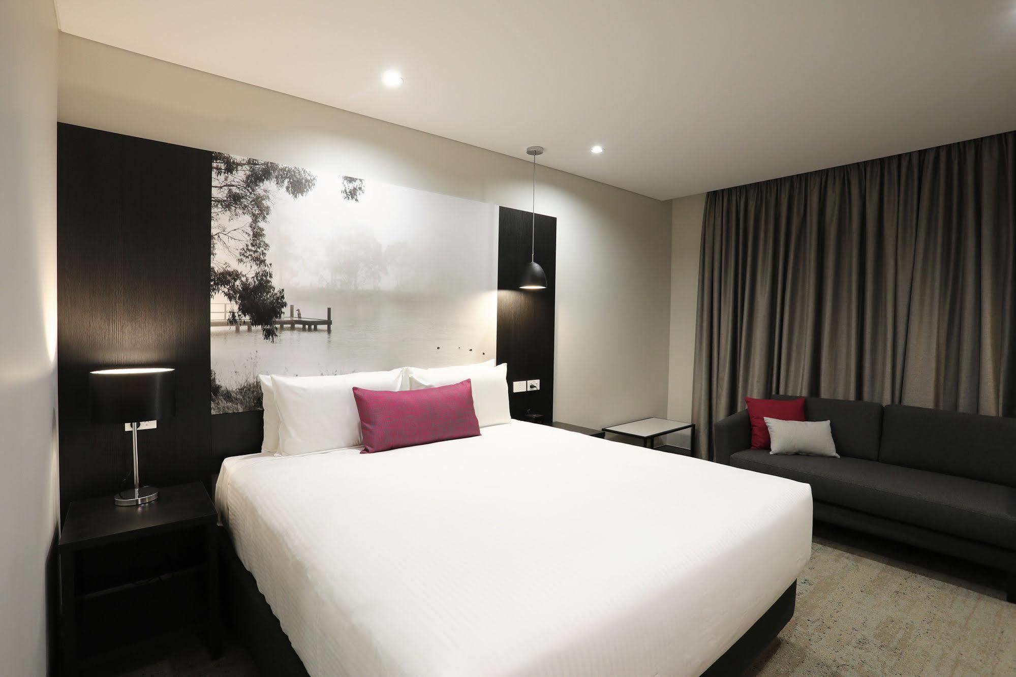 Mercure Тамуърт Екстериор снимка