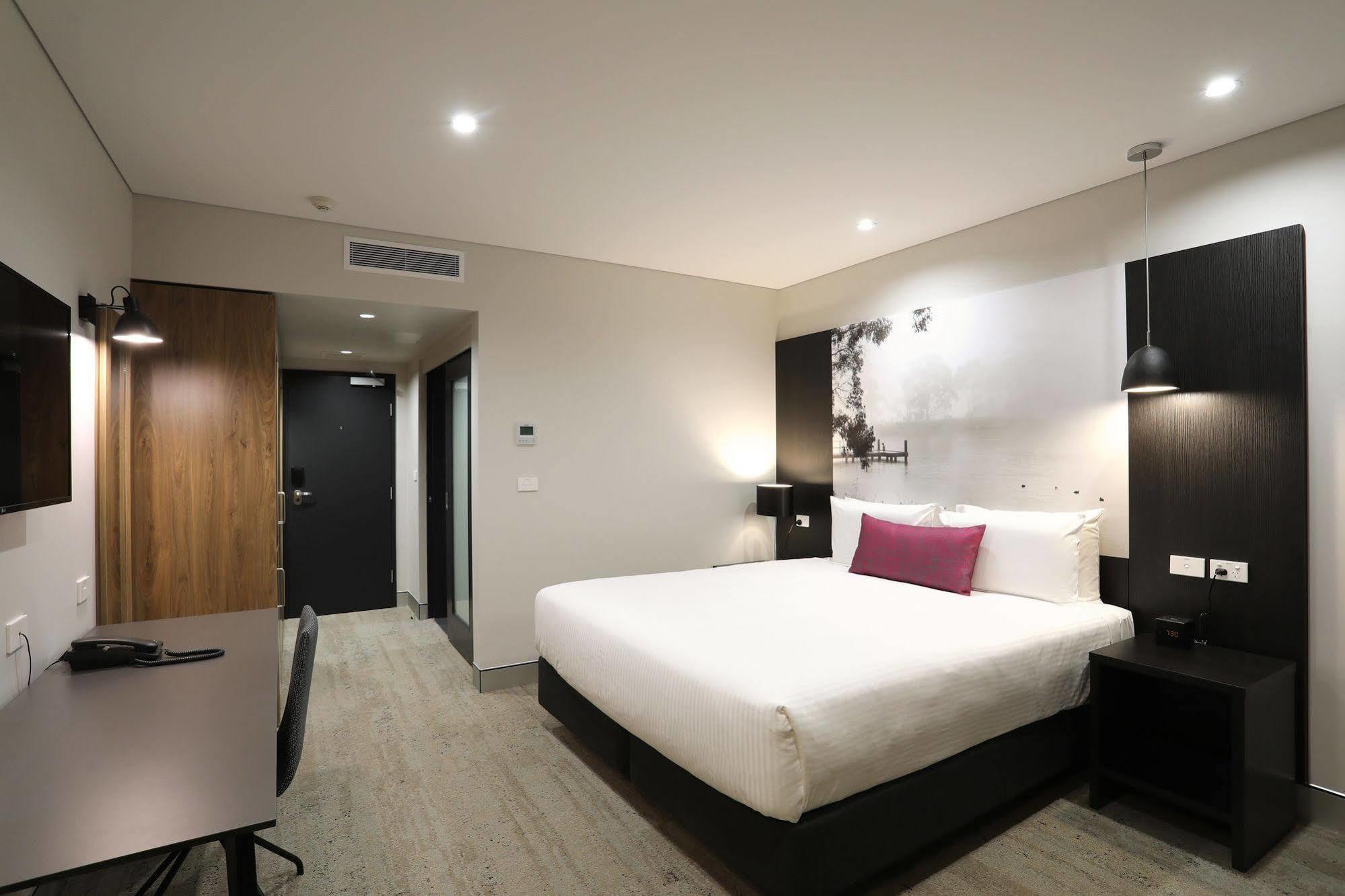 Mercure Тамуърт Екстериор снимка